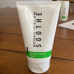 Rodan & Fields Soothe wash